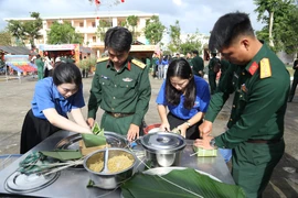 Rộn ràng Ngày hội Bánh chưng xanh.