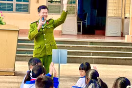 Trường Tiểu học và THCS Lê Văn Tám tuyên truyền an toàn giao thông, an ninh học đường