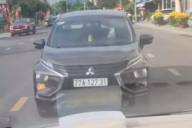 Xác minh clip 2 ô tô dừng đối đầu nhau trên đường phố Quy Nhơn.