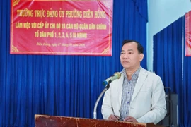 Thường trực Đảng ủy phường Diên Hồng đối thoại với cấp ủy chi bộ và cán bộ quân dân chính