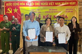 Sở Văn hóa - Thể thao và Du lịch kết nghĩa với 2 làng của xã Ya Ma.