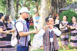 Không gian trình diễn văn hóa nghệ thuật của người dân tộc Chăm (đoàn xã Vân Canh).