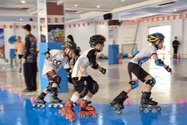 Gần 70 vận động viên tham gia giải patin các câu lạc bộ mở rộng Quy Nhơn. Ảnh: Bảo Ngọc
