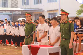 Gần 1.700 học sinh tham gia phiên tòa giả định tuyên truyền pháp luật