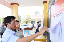 Kiểm tra tình hình thực hiện công tác bầu cử trên địa bàn xã Bình Phú và Tây Sơn.