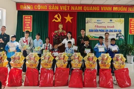 Chương trình “Xuân Biên phòng - Ấm lòng dân bản” năm 2026 trên xã đảo Nhơn Châu.