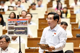 Bổ sung đầy đủ trạm dừng nghỉ trên cao tốc với quy mô phù hợp nhu cầu thực tế.