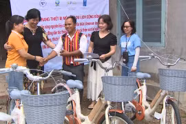 Trao 20 xe đạp phục vụ du lịch cộng đồng tại xã Bình Phú