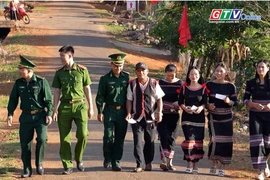 Điểm tin trưa: Tỷ lệ cử tri Gia Lai tham gia bỏ phiếu đạt 99,76%