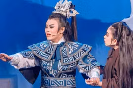 Đạo diễn TRẦN QUỲNH ANH: Giữ lửa cho sân khấu cải lương