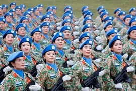 Hình ảnh nữ quân nhân xinh đẹp, hùng tráng tập luyện diễu binh A80