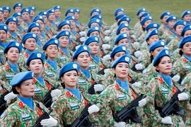 Hình ảnh nữ quân nhân xinh đẹp, hùng tráng tập luyện diễu binh A80