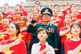 Sợi chỉ đỏ kết nối triệu trái tim Việt