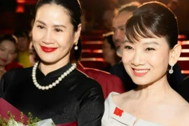 Cả showbiz Việt đi xem 'Mưa đỏ'