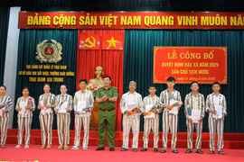 Niềm vui ngày đặc xá