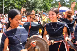 Sức sống mới từ các đội cồng chiêng nữ