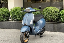 Vespa Sprint Officina 8 2026 phong thái hiện đại, giá 38,6 triệu đồng