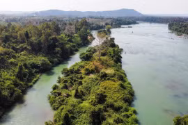 Từ cửa khẩu nhìn về hành trình du lịch xuyên biên giới