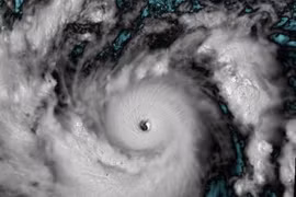 Bão SINLAKU đang tiếp tục mạnh lên, có thể đạt cấp siêu bão