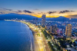 Quy Nhơn dang tay đón khách