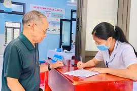 Người dân vùng khó được khám sức khỏe miễn phí