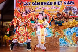 “Ngựa” trên sân khấu hát bội