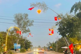 Dựng nêu đón Tết sớm