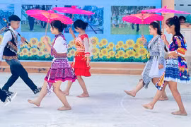 Vui xuân, đón Tết trong sắc màu đoàn kết