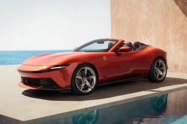 Ferrari ra mắt xe mui trần Amalfi Spider, giá khoảng 262.000 USD