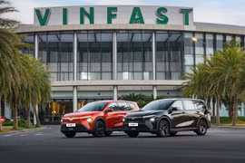 VinFast ra mắt ô tô điện VF MPV 7, giá bán 819 triệu đồng