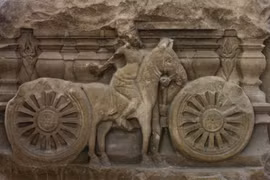 Tiếng vó ngựa trong từng thớ đá