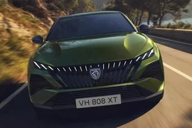 Peugeot 408 2026 facelift ra mắt, bổ sung bản thuần điện chạy 456 km/sạc