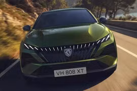 Peugeot 408 2026 facelift ra mắt, bổ sung bản thuần điện chạy 456 km/sạc