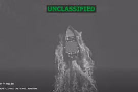 Mỹ đánh chìm tàu nghi chở ma túy ở Đông Thái Bình Dương, 5 người thiệt mạng