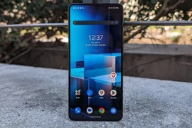 ASUS ngừng sản xuất điện thoại trong năm 2026