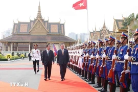 Lễ đón trọng thể Tổng Bí thư Tô Lâm thăm cấp Nhà nước tới Vương quốc Campuchia