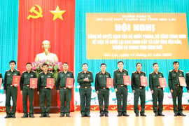 Ðưa sĩ quan quân đội về cơ sở: Tăng sức mạnh thế trận quốc phòng toàn dân