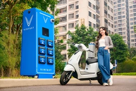 VinFast ra mắt 4 mẫu xe máy điện mới và 4.500 trạm đổi pin