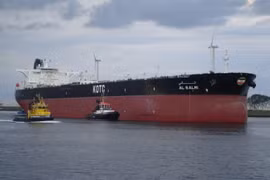 Tàu chở dầu của Kuwait bị tấn công tại khu neo đậu tại cảng Dubai