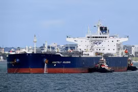 Tổng thống Mỹ cho phép tàu chở dầu của Nga cập bến Cuba