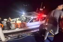 Chìm phà chở 350 người ở Philippines, ít nhất 13 người thiệt mạng