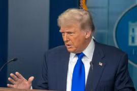 Tổng thống Mỹ lần đầu đề cập "cách tiếp cận nhẹ nhàng hơn" về nhập cư