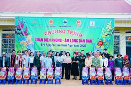 “Xuân Biên phòng - Ấm lòng dân bản”: Gắn kết quân - dân, giữ vững phên giậu Tổ quốc