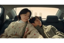 Mẹ con quốc dân "Ký sinh trùng" hội ngộ khán giả Việt