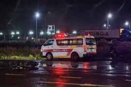 Xe tải va chạm xe máy tại phường Bình Định khiến người đàn ông tử vong.