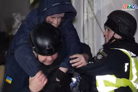 Tin thế giới ngày 28-1: Nga không kích trúng tàu chở khách ở Ukraine, 11 người thiệt mạng trong các vụ tấn công