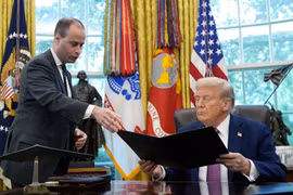 Tổng thống Trump chọn cố vấn mới giữa thời điểm then chốt