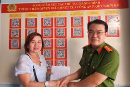 Chị Vy viết thư cảm ơn Công an phường Quy Nhơn Bắc sau khi nhận lại 750 triệu đồng chuyển nhầm.