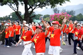 Hơn 5.000 cán bộ, chiến sĩ, nhân dân Gia Lai tham gia chương trình đi bộ toàn quốc “Cùng Việt Nam tiến bước”