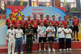 Đội bóng chuyền Gia Lai giành giải nhất Hội thi thể dục thể thao Quân khu 5